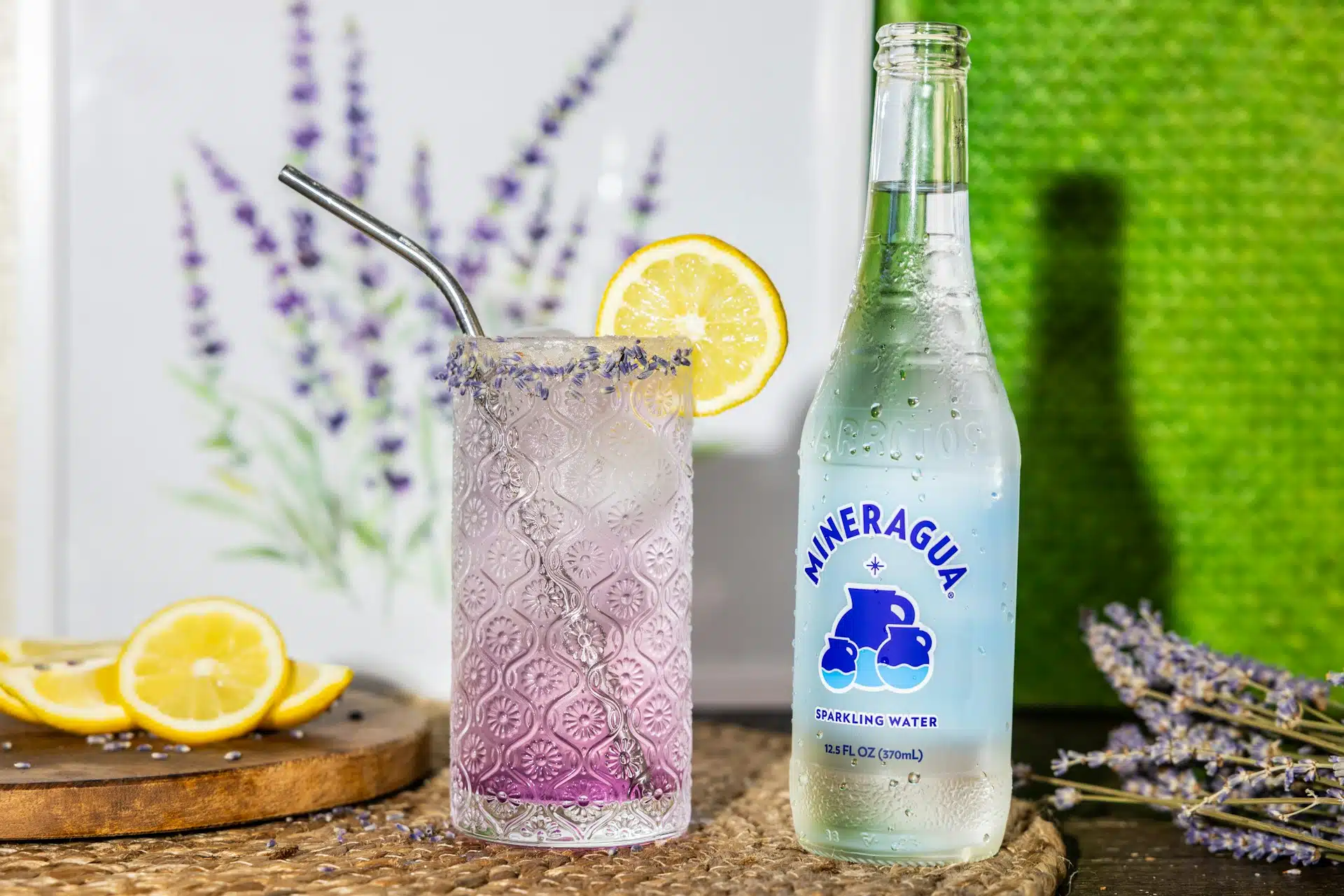 Sparkling Water and Mineral Water: What’s the Difference?